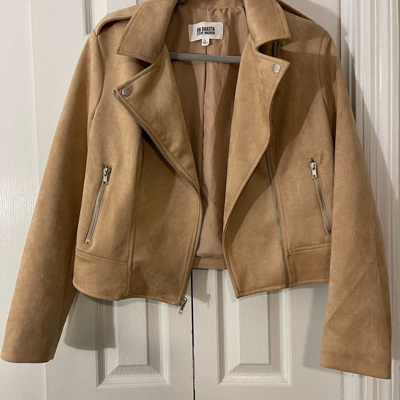BB Dakota Tan Faux Suede Large Size Moto Jacket with Two Zippered Pockets - Picture 7 of 8